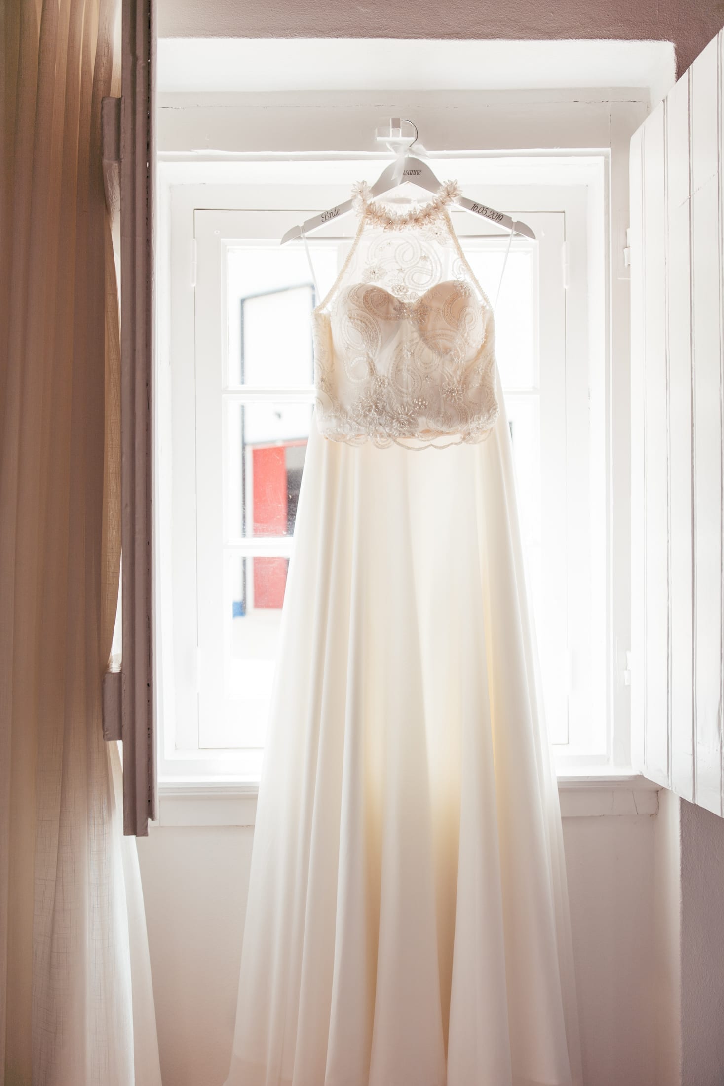 Wedding dress - Quinta da Bichinha - Your Story in Photos Wedding Lisbon Photographer
